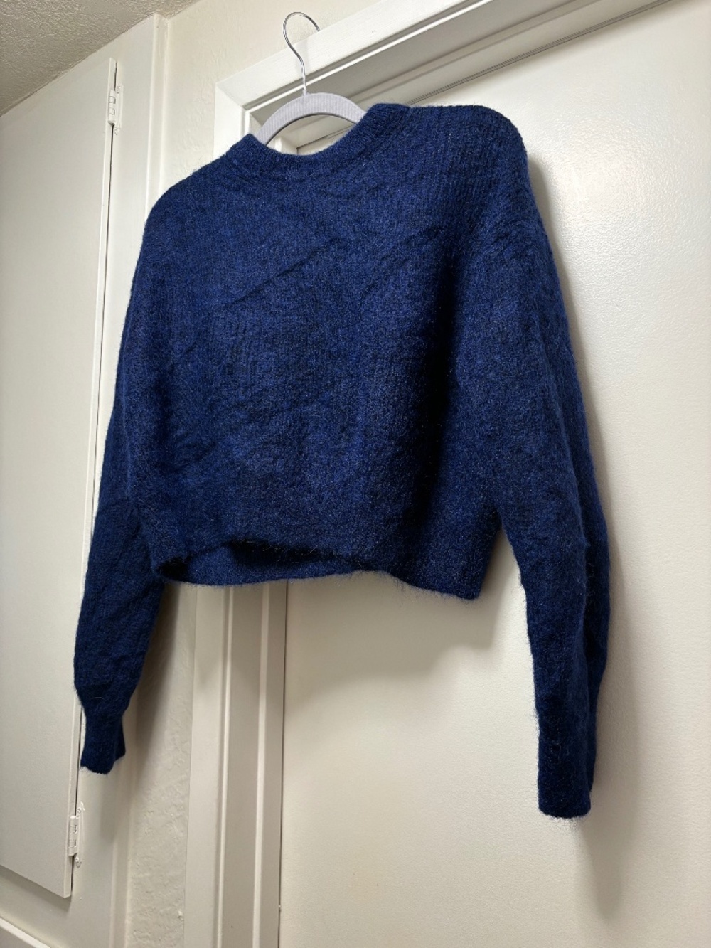 Gorgeous Veronica Beard mohair cropped sweater - size large